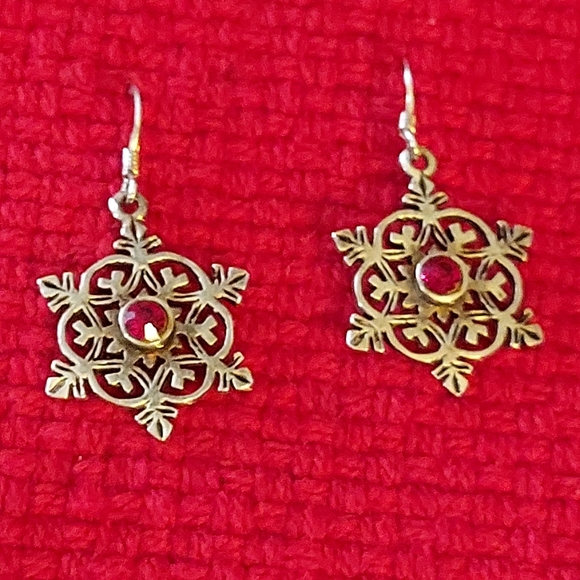 Filigree Silvertone Snowflake Earrings - Picture 2 of 7